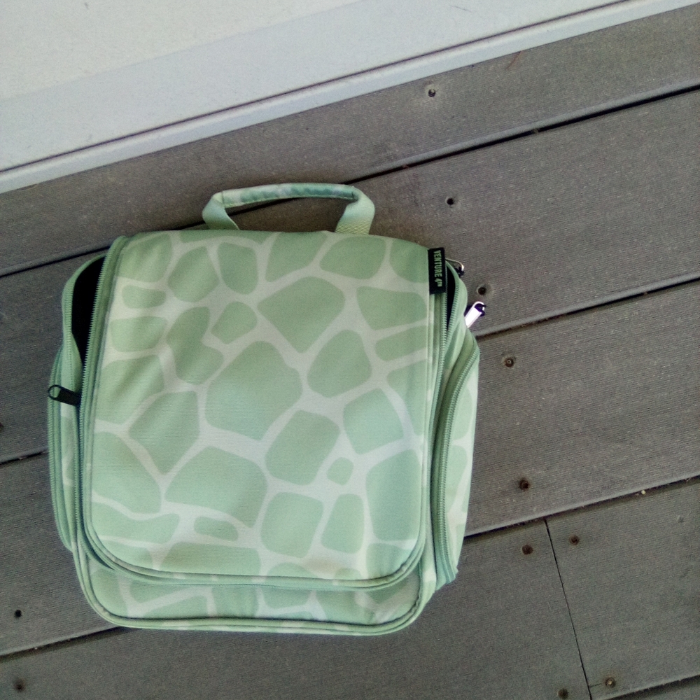 VENTURE Mint Green Travel Toiletry Bag NEW NO TAG